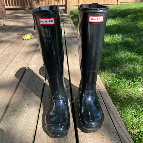 Women’s Hunter Rain Boots - Picture 1 of 5